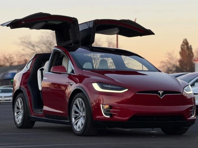 2019 Tesla Model X - Image 11 of 12