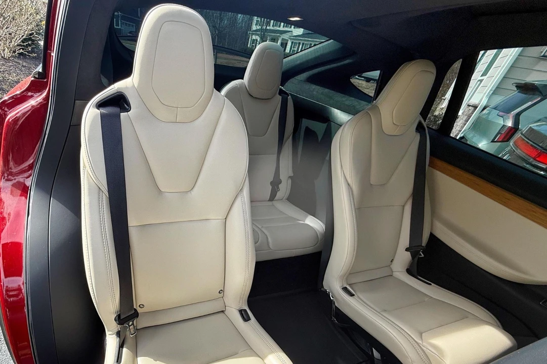 2019 Tesla Model X - Image 7 of 19