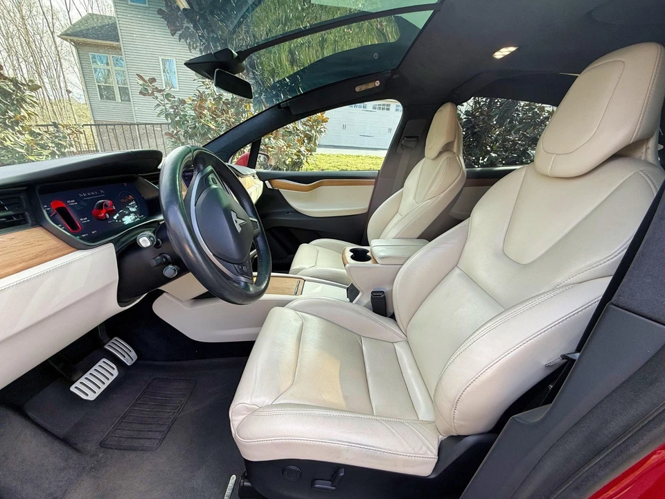 2019 Tesla Model X - Image 12 of 19