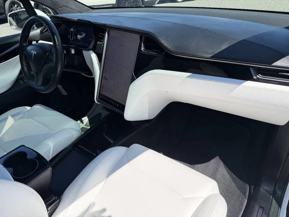 2019 Tesla Model X - Image 16 of 20