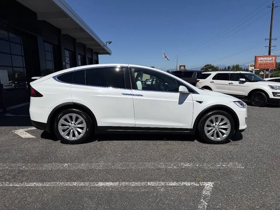 2019 Tesla Model X - Image 9 of 20