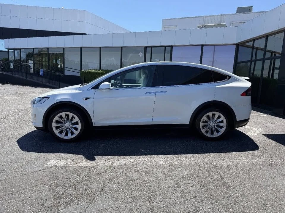 2019 Tesla Model X - Image 2 of 20