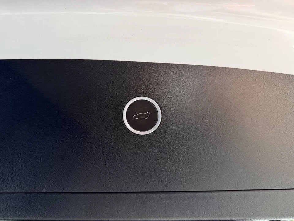 2019 Tesla Model X - Image 7 of 20