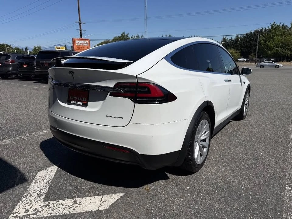 2019 Tesla Model X - Image 8 of 20
