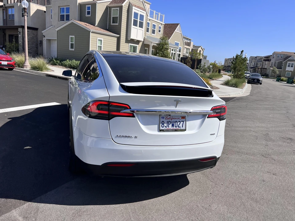 2019 Tesla Model X - Image 17 of 31