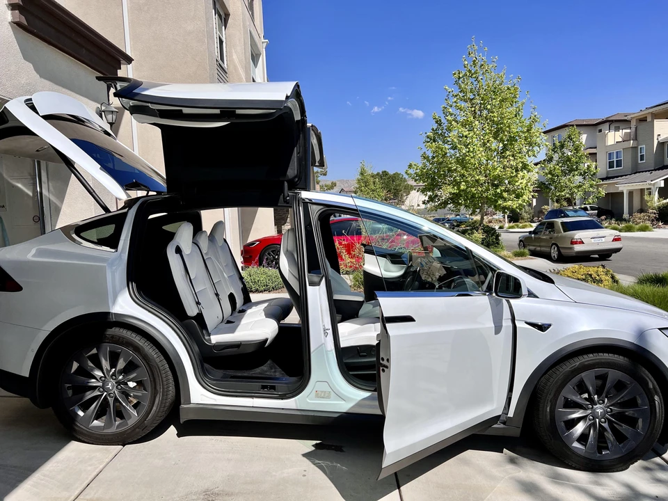 2019 Tesla Model X - Image 29 of 31