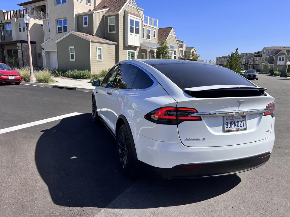 2019 Tesla Model X - Image 16 of 31