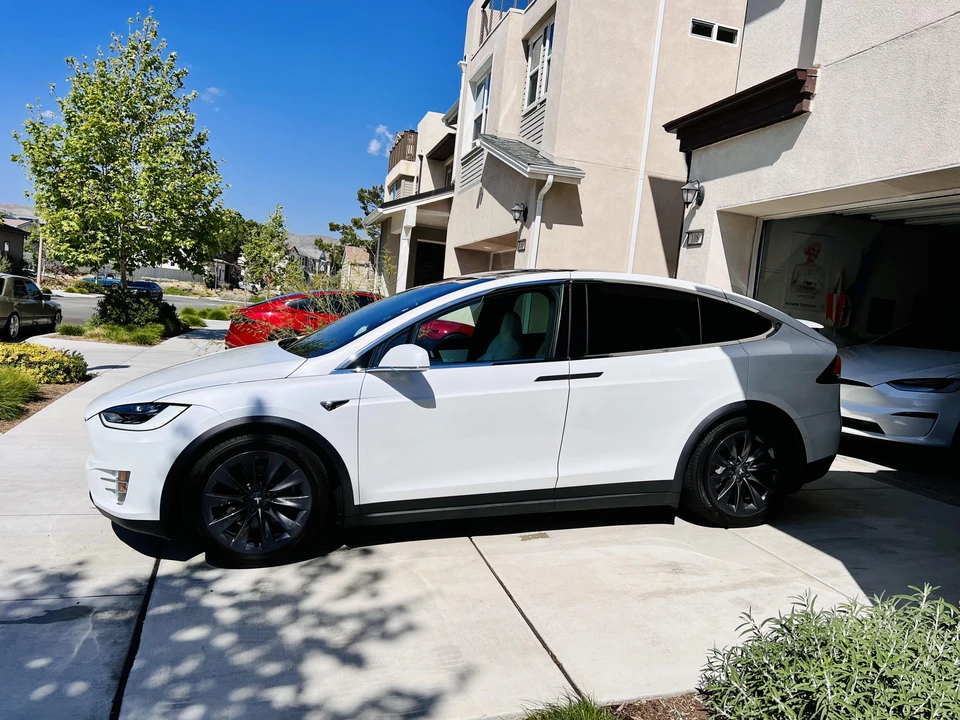2019 Tesla Model X - Image 11 of 31