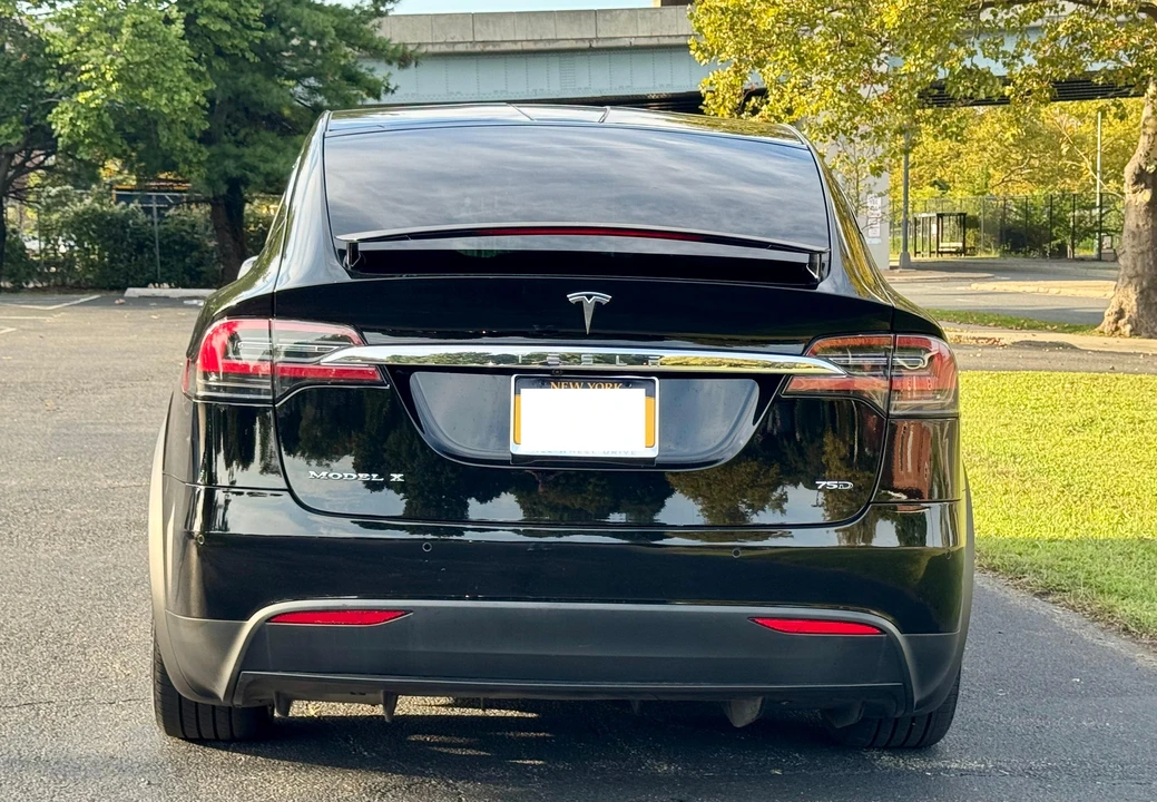 2019 Tesla Model X - Image 14 of 31