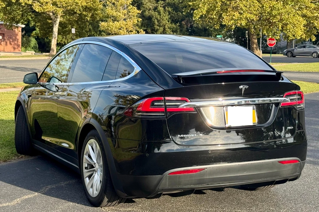 2019 Tesla Model X - Image 4 of 31
