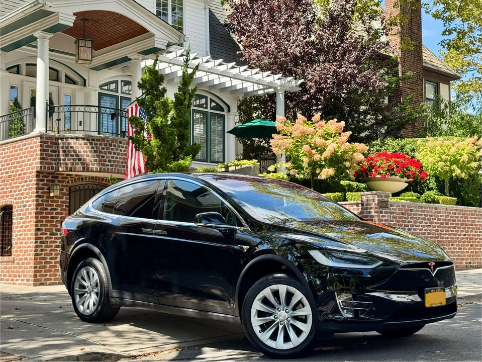 2019 Tesla Model X - Image 18 of 31