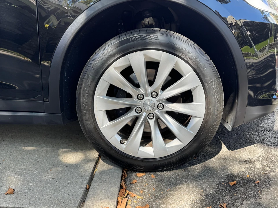 2019 Tesla Model X - Image 25 of 31
