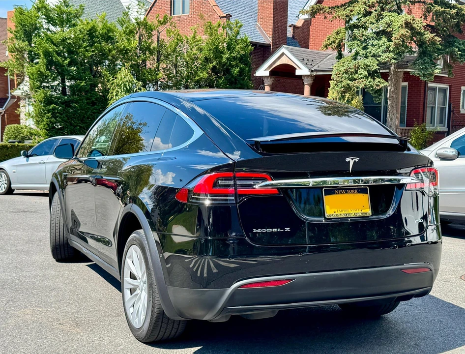 2019 Tesla Model X - Image 12 of 31