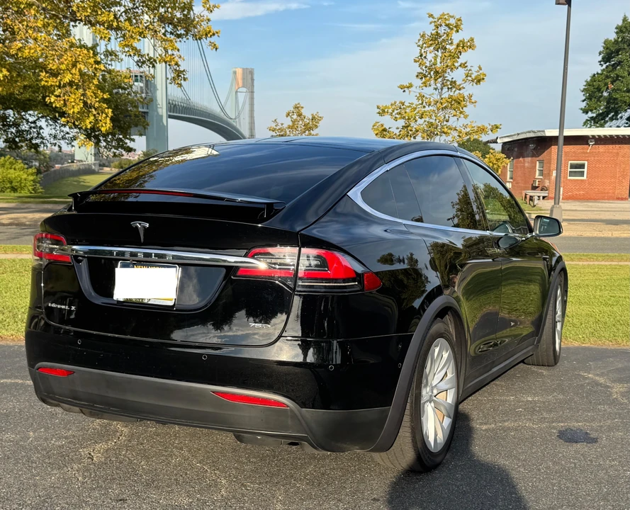 2019 Tesla Model X - Image 17 of 31