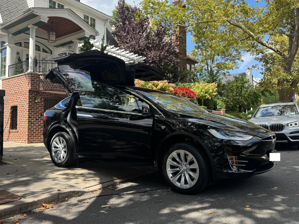 2019 Tesla Model X - Image 21 of 31