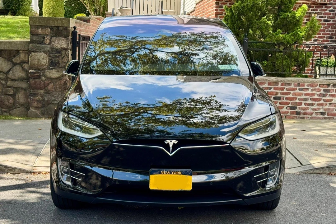 2019 Tesla Model X - Image 2 of 31
