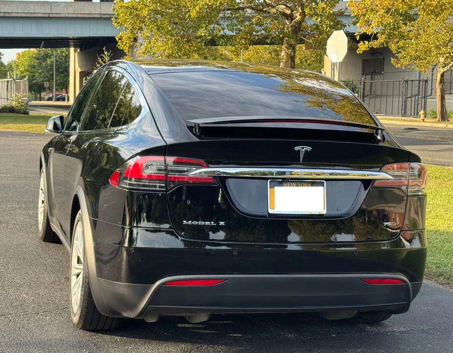 2019 Tesla Model X - Image 13 of 31