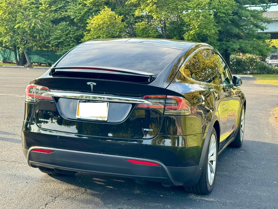 2019 Tesla Model X - Image 16 of 31