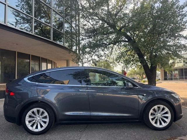 2019 Tesla Model X - Image 6 of 21