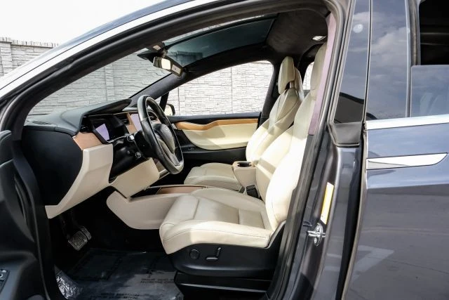 2019 Tesla Model X - Image 4 of 21