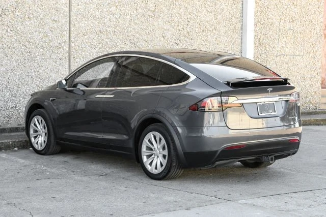 2019 Tesla Model X - Image 12 of 21