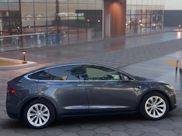 2019 Tesla Model X - Image 6 of 21
