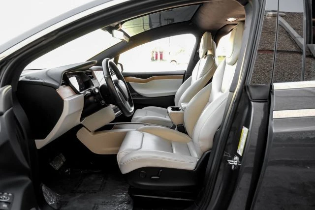 2019 Tesla Model X - Image 4 of 21