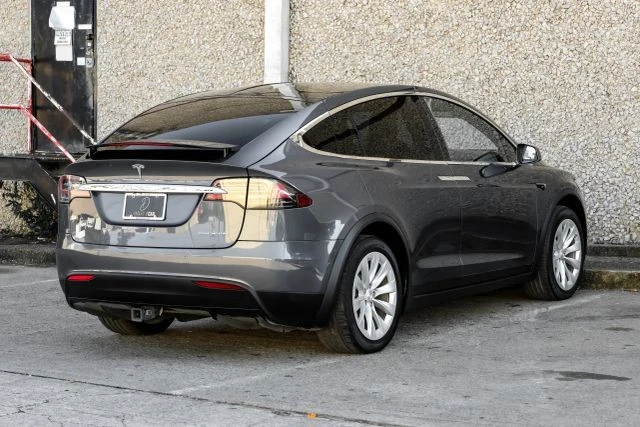 2019 Tesla Model X - Image 10 of 21