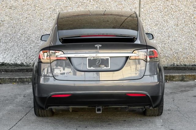 2019 Tesla Model X - Image 11 of 21