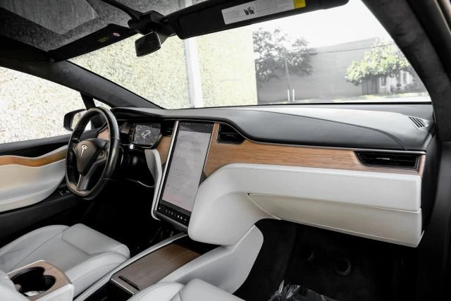 2019 Tesla Model X - Image 16 of 21