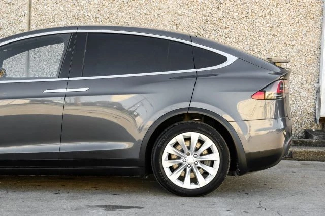 2019 Tesla Model X - Image 15 of 21