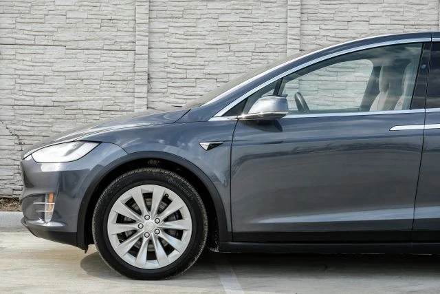 2019 Tesla Model X - Image 15 of 21