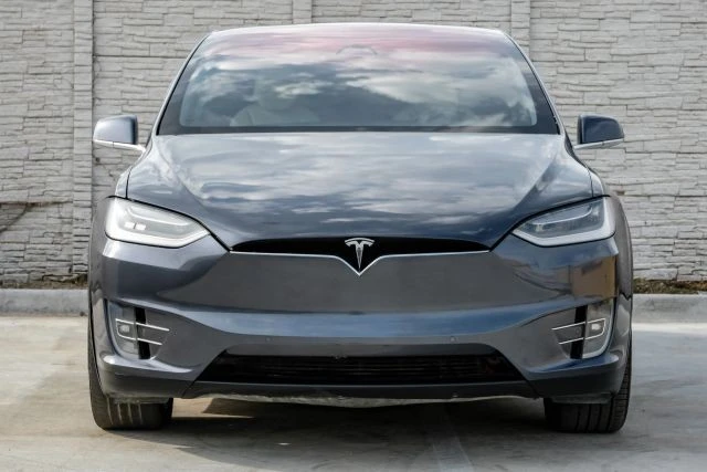 2019 Tesla Model X - Image 8 of 21