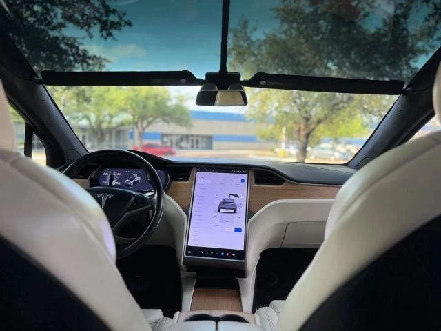 2019 Tesla Model X - Image 17 of 21