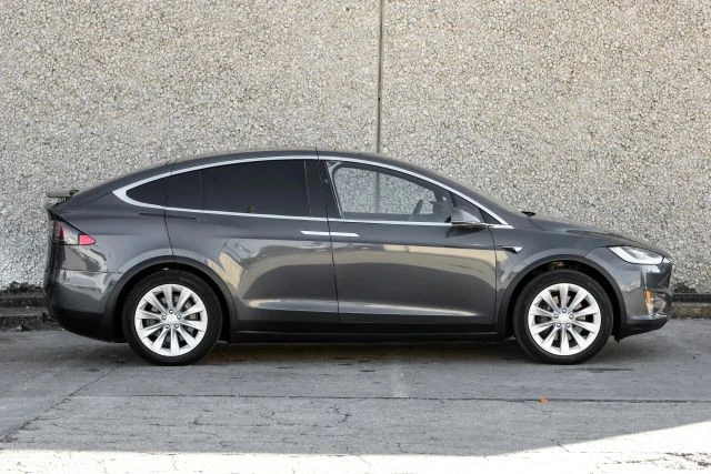 2019 Tesla Model X - Image 9 of 21