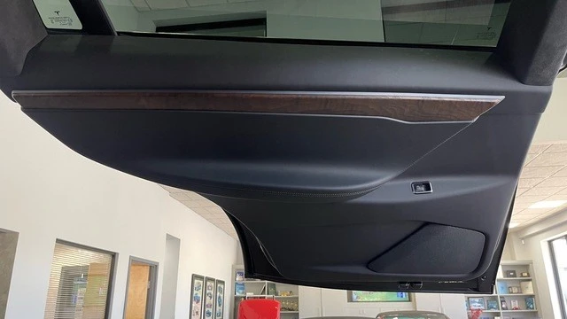 2019 Tesla Model X - Image 29 of 31