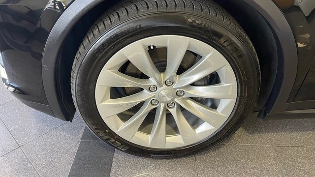 2019 Tesla Model X - Image 22 of 31
