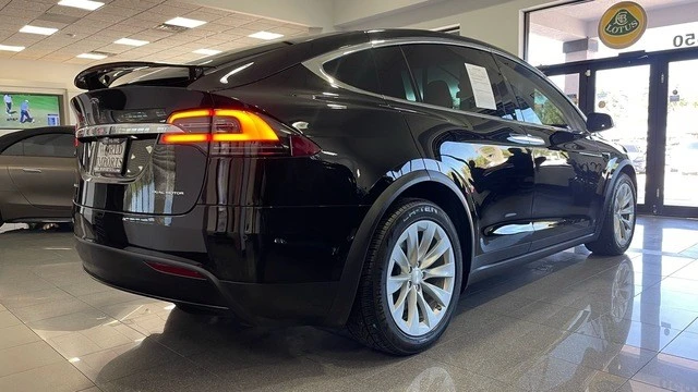 2019 Tesla Model X - Image 5 of 31