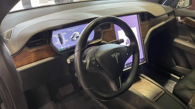 2019 Tesla Model X - Image 27 of 31