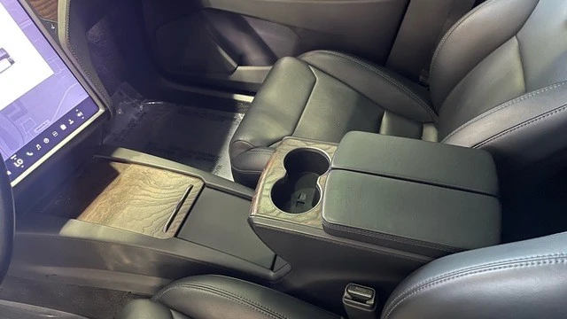 2019 Tesla Model X - Image 28 of 31