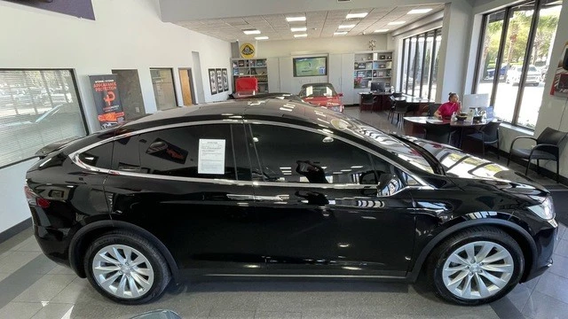 2019 Tesla Model X - Image 6 of 31