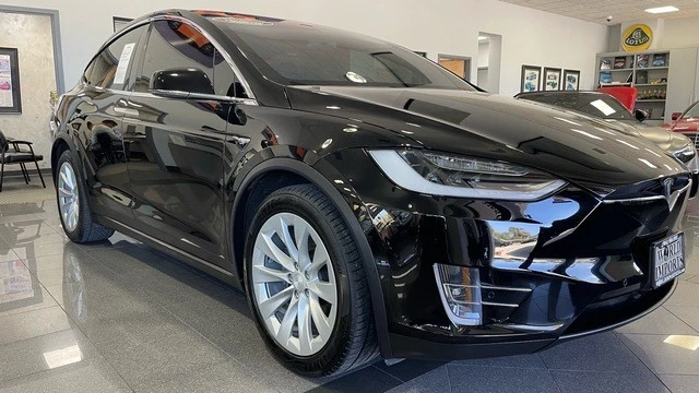 2019 Tesla Model X - Image 7 of 31
