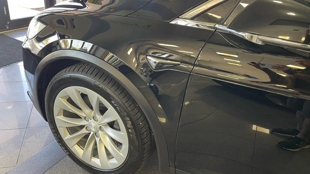 2019 Tesla Model X - Image 12 of 31