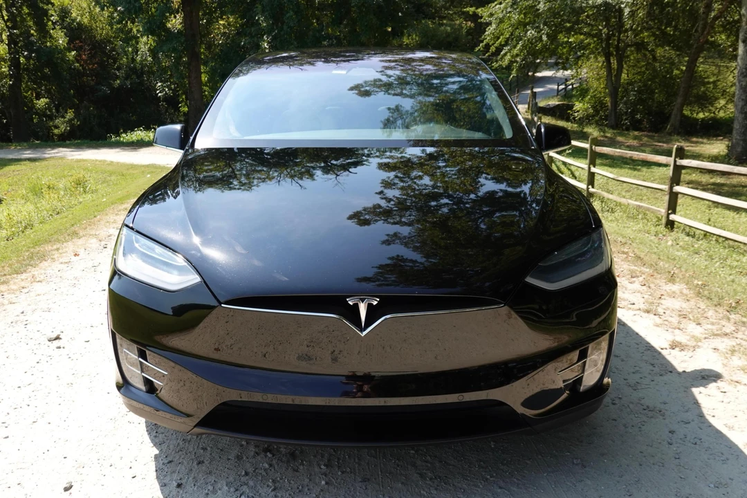 2019 Tesla Model X - Image 2 of 31