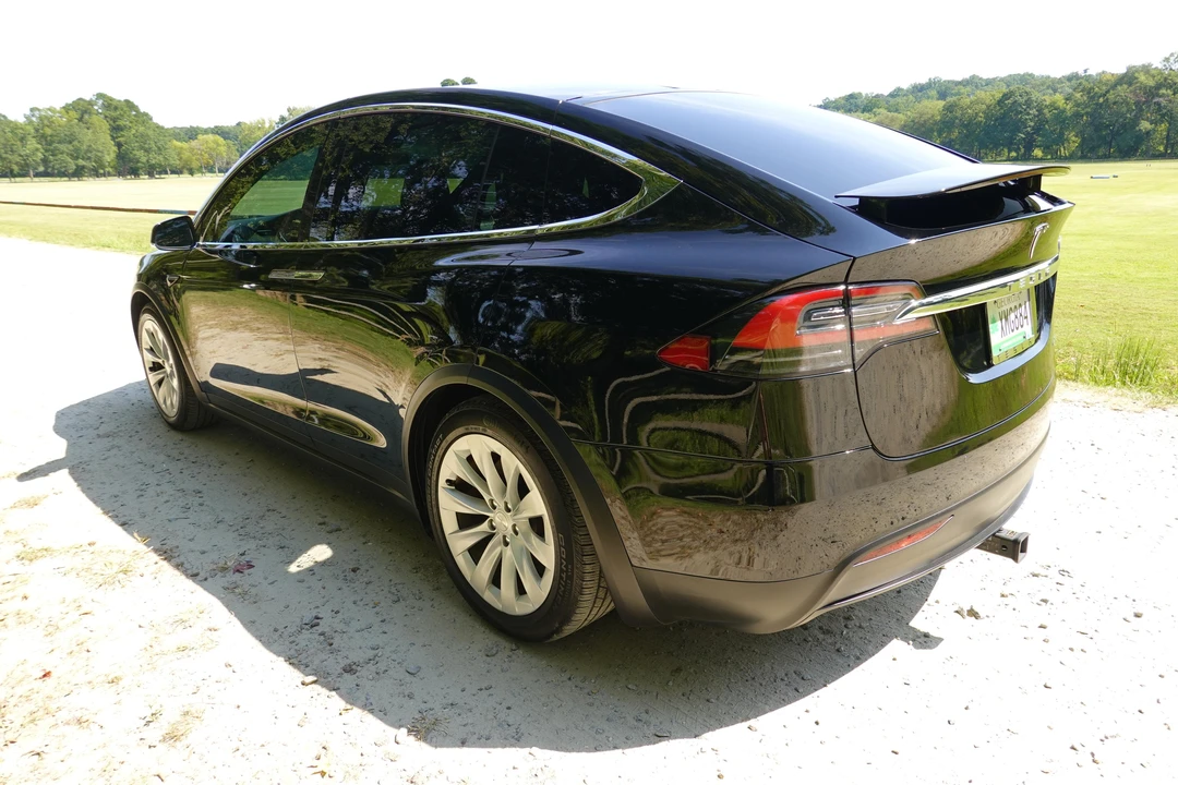2019 Tesla Model X - Image 14 of 31