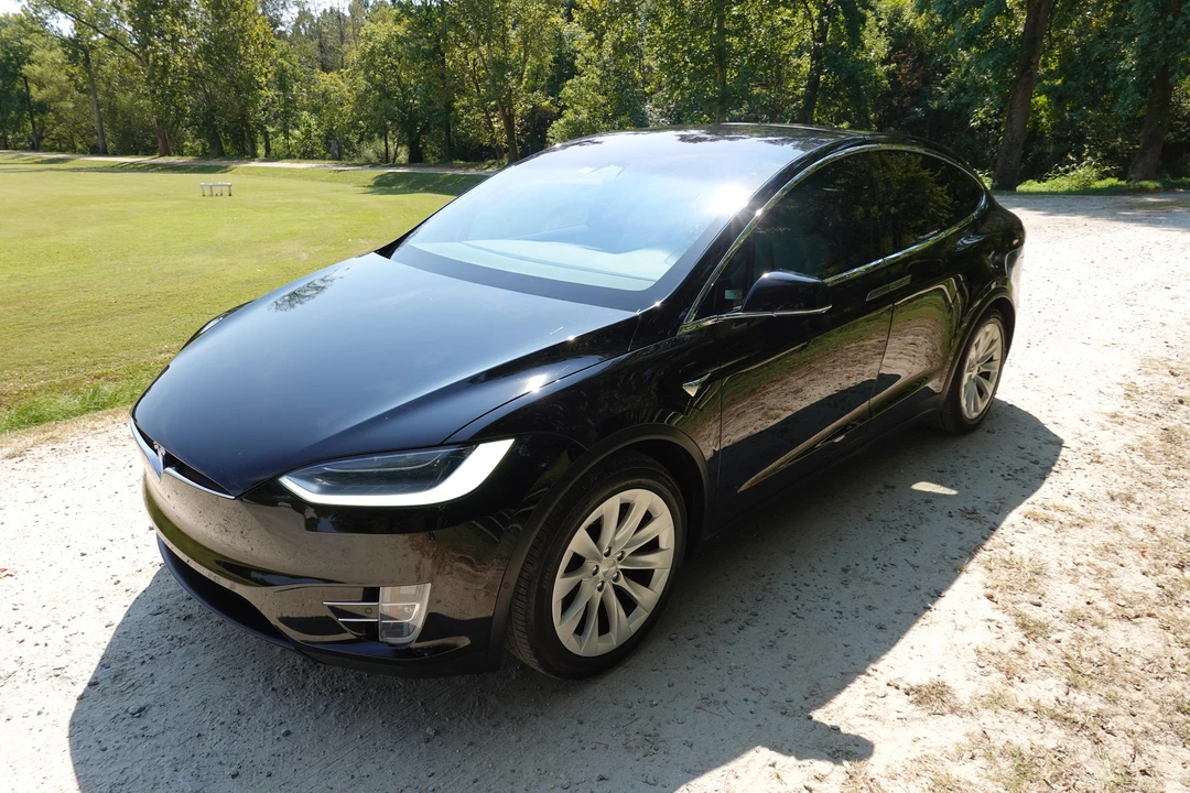 2019 Tesla Model X - Image 10 of 31