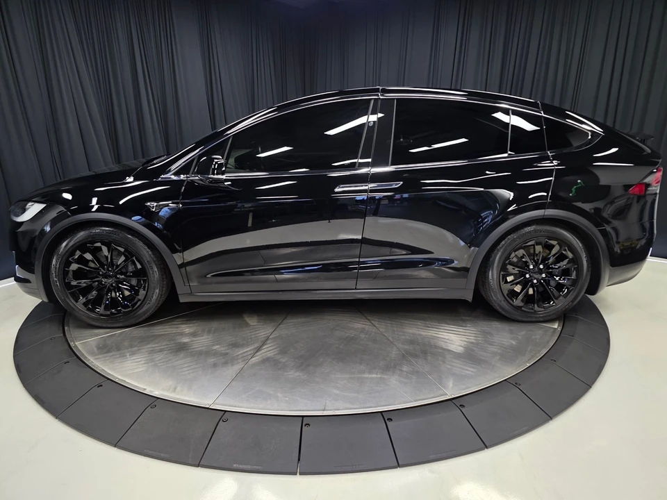 2019 Tesla Model X - Image 9 of 12