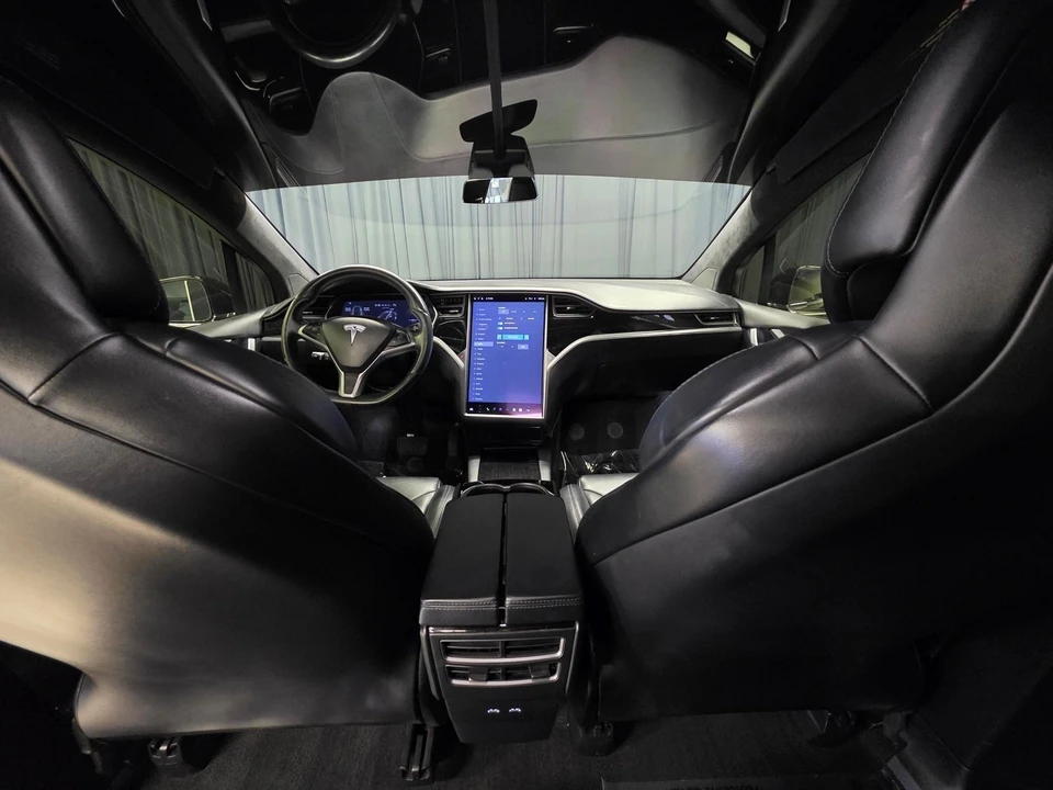 2019 Tesla Model X - Image 2 of 12