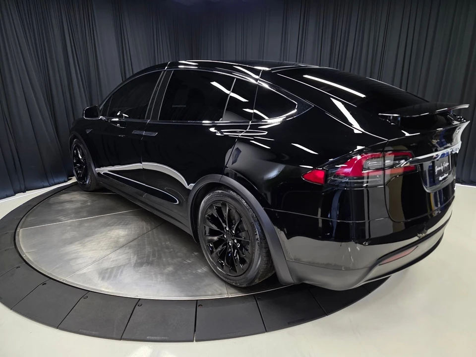2019 Tesla Model X - Image 10 of 12