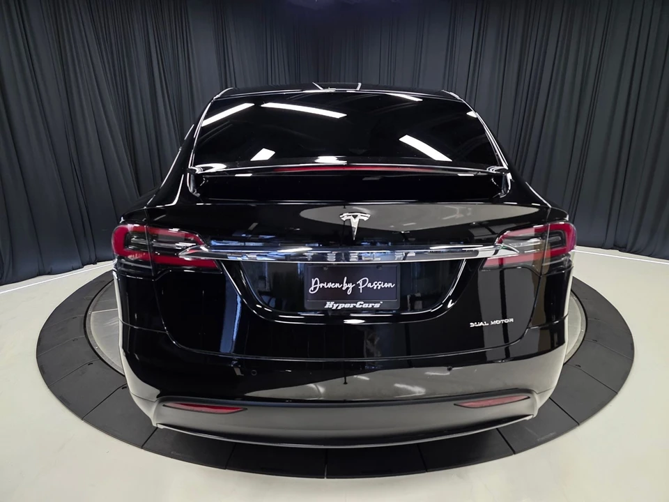 2019 Tesla Model X - Image 11 of 12